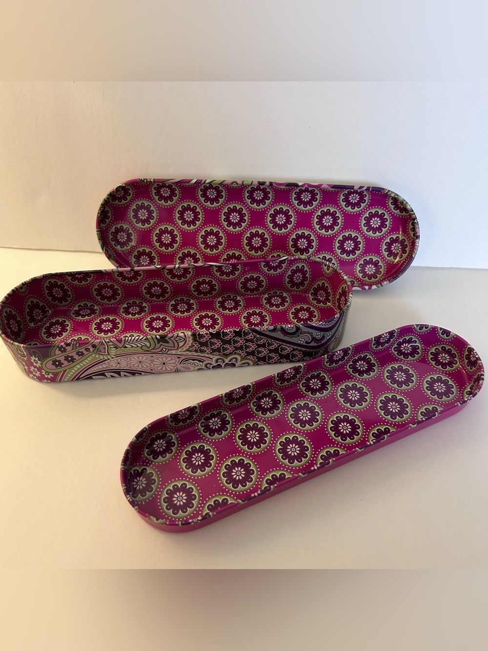 Vera Bradley Berry Paisley Tin Pencil Case ONLY GUC No pencils 2010 Trinkets